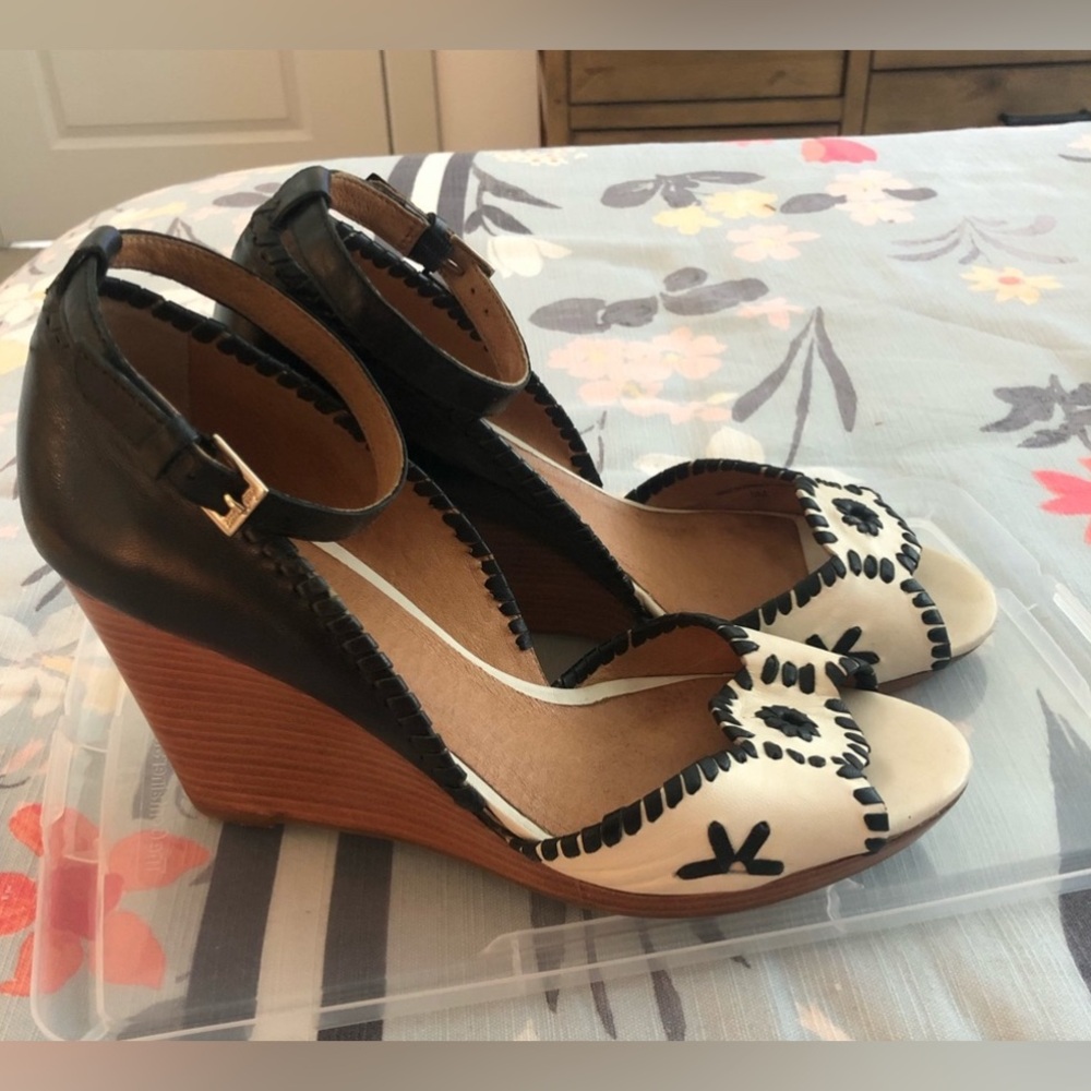 Jack Rogers Black/White Leather Logo Wedges Size 9